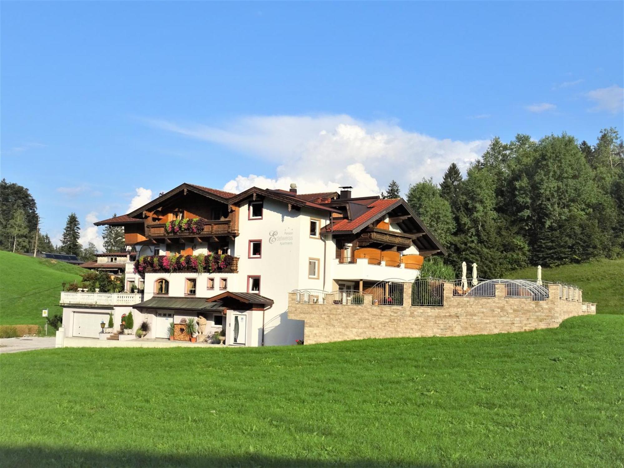 Pension Edelweiss Breitenbach am Inn Екстериор снимка