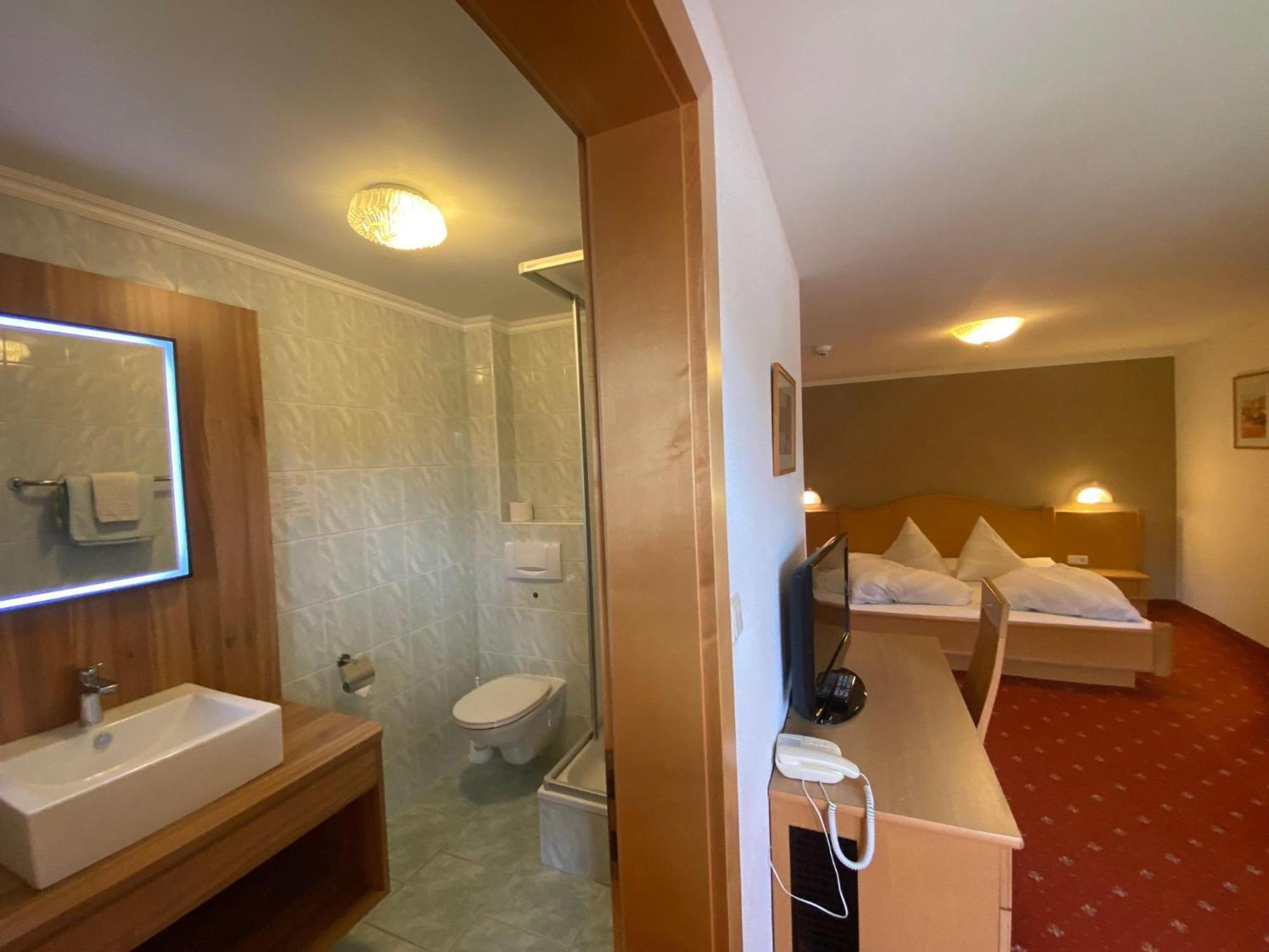 Pension Edelweiss Breitenbach am Inn Екстериор снимка