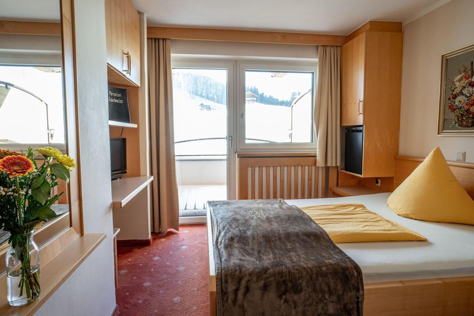 Pension Edelweiss Breitenbach am Inn Екстериор снимка