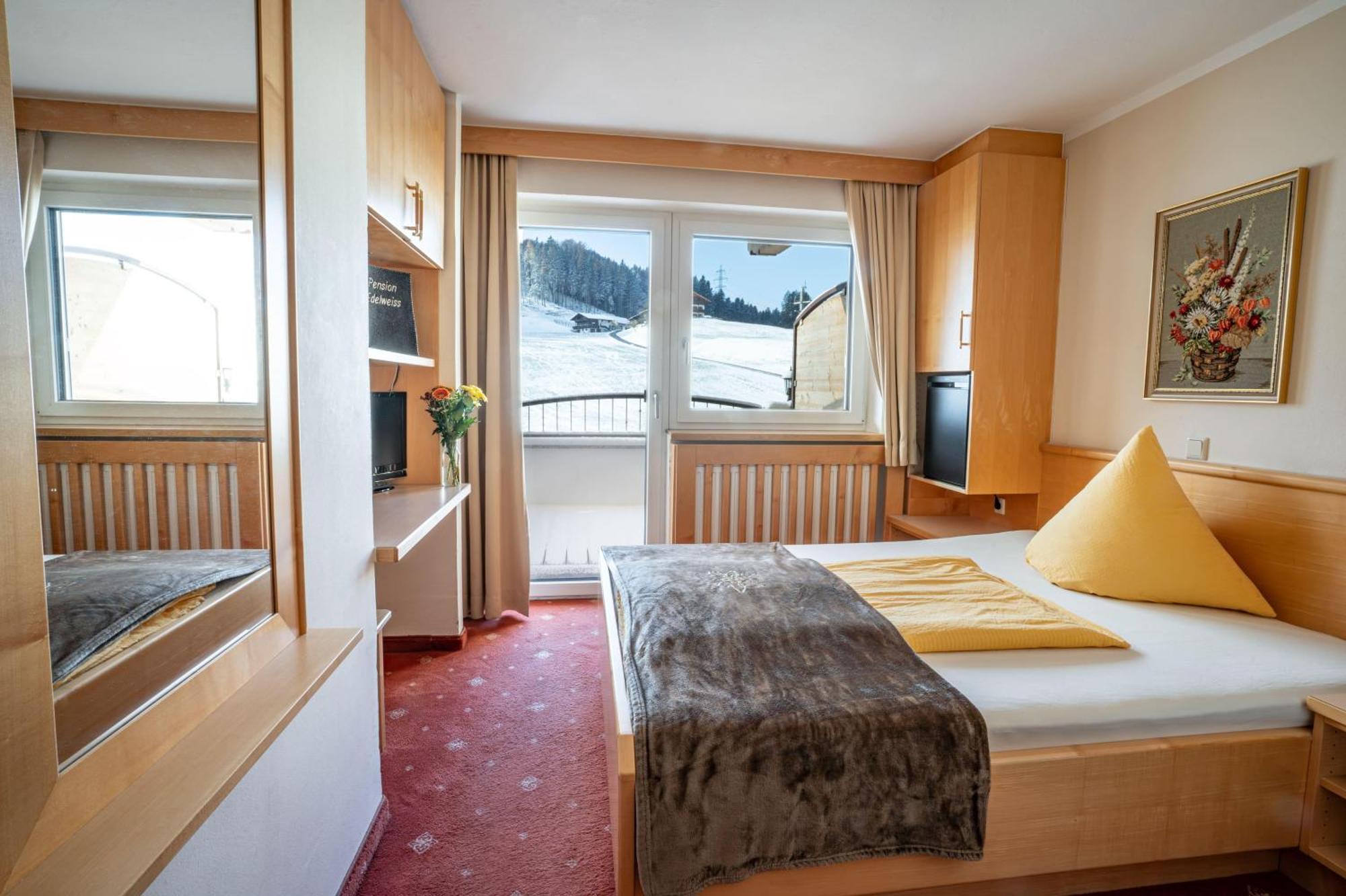 Pension Edelweiss Breitenbach am Inn Екстериор снимка