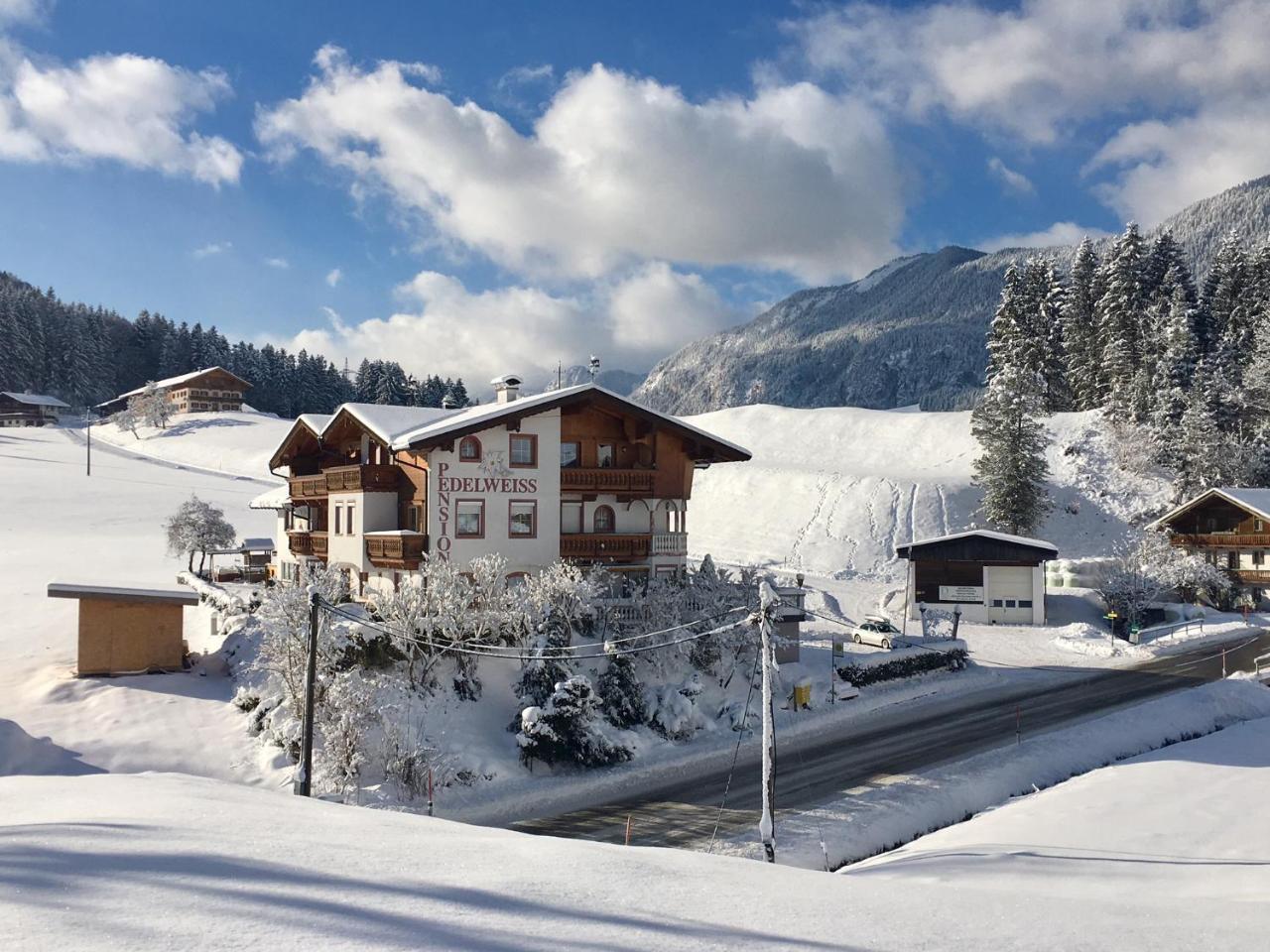 Pension Edelweiss Breitenbach am Inn Екстериор снимка